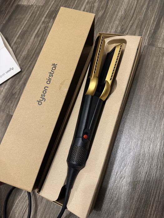 Преса за коса Dyson Airstrait