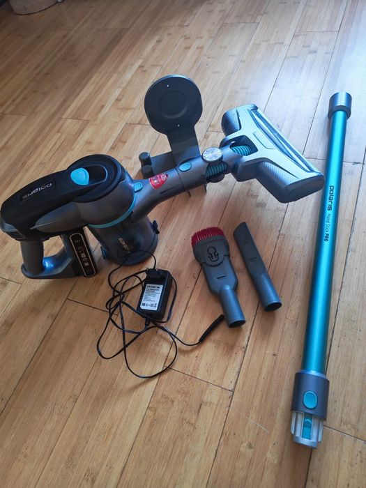 Продам вертикальный пылесос Polaris