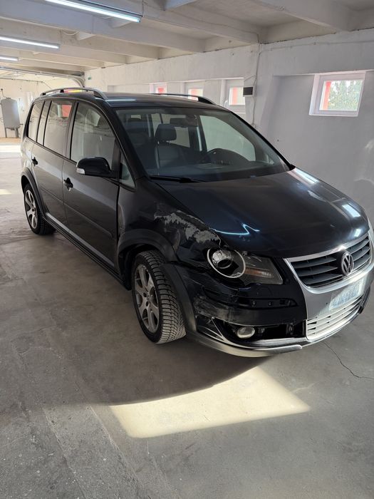 Vw Touran Cross AVARIAT