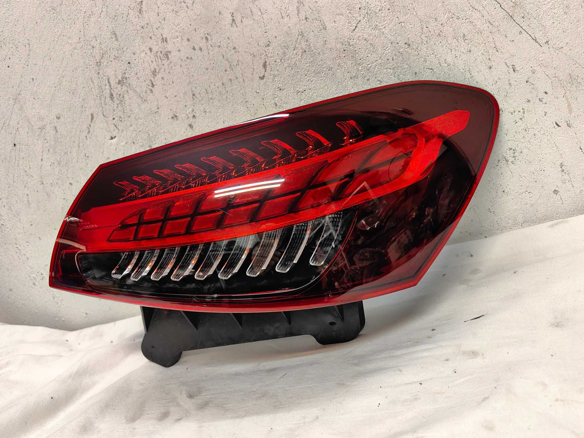 Оригинален стоп Мерцедес Е 213   Mercedes E 213 Face Led