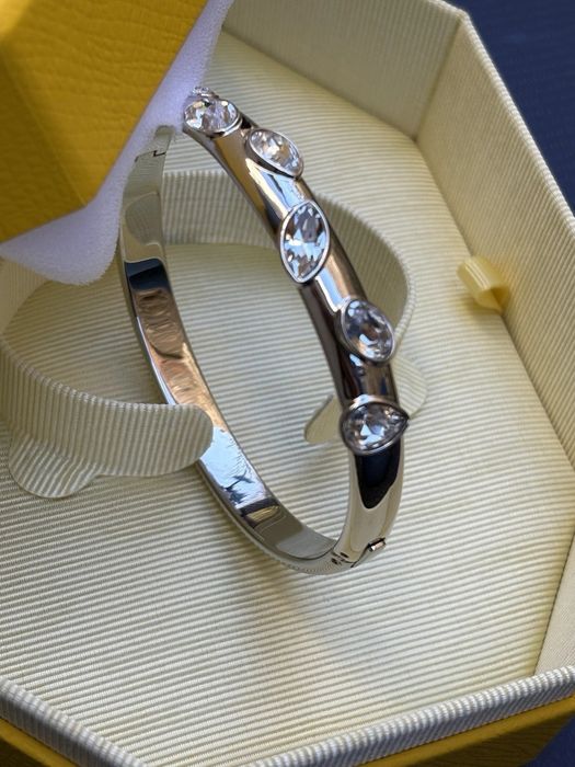 Swarovski Нова твърда гривна с блестящи кристали