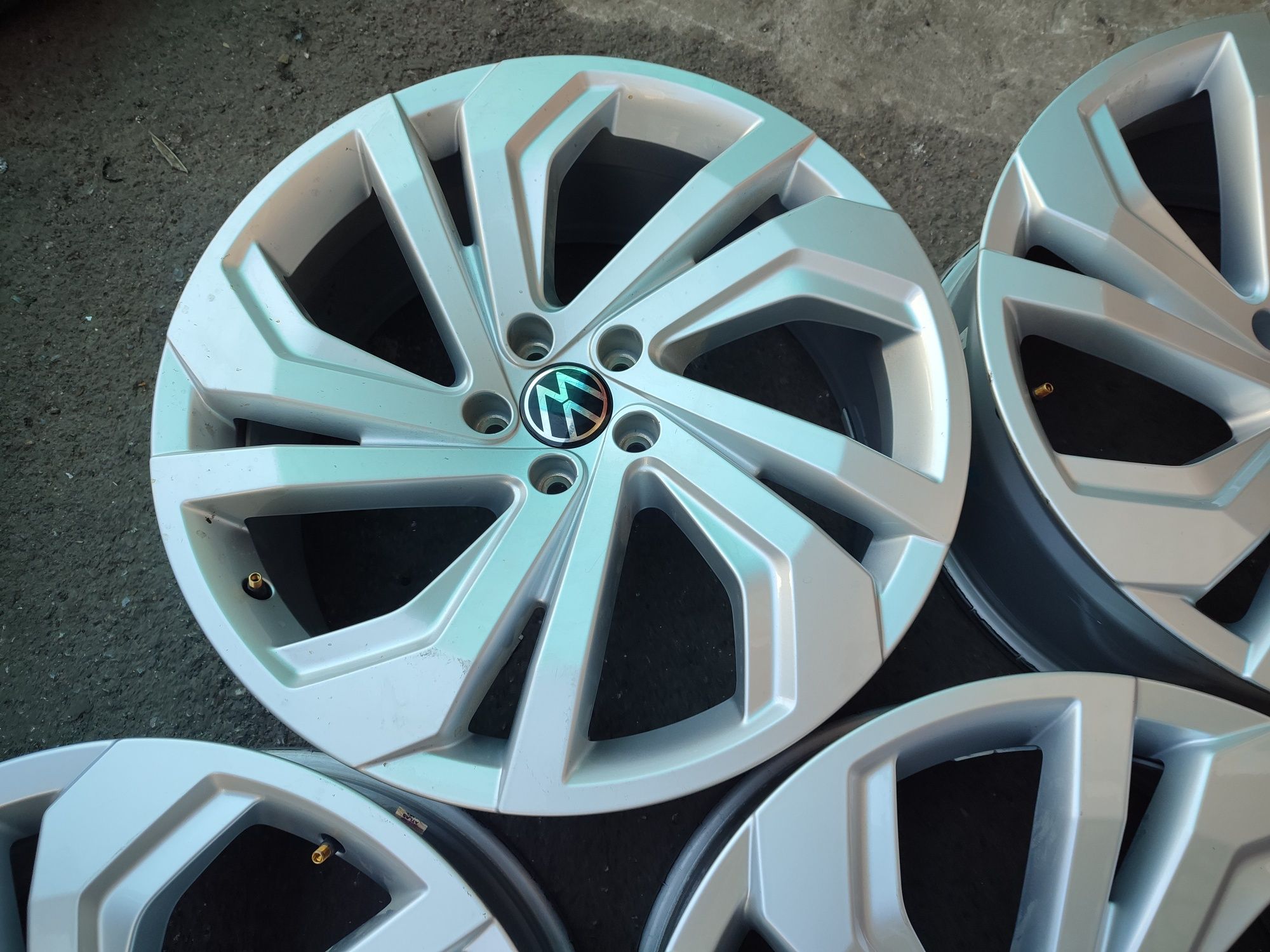 20" оригинални алуминиеви джанти за Vw Tiguan/Arteon...
