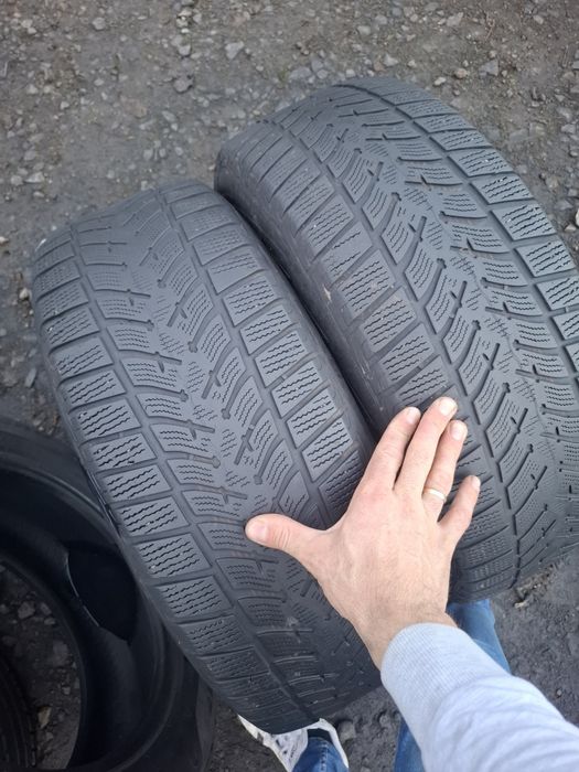Vand 1 sau 2 anvelope 235 60 18 goodyear de iarna dot 2020