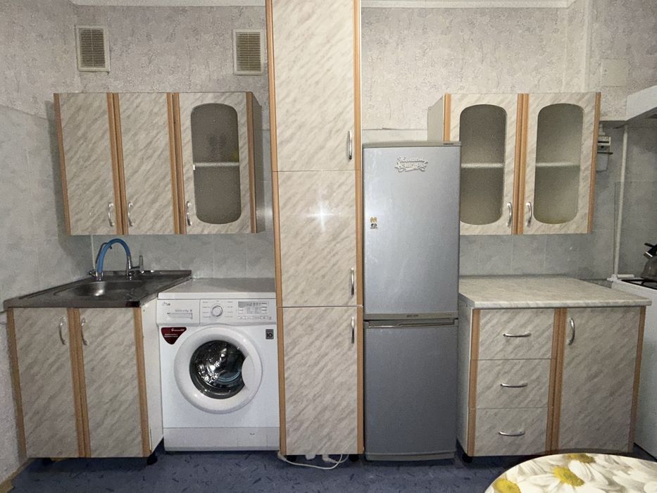 Продам кухонный гарнитур в хорошем состоянии