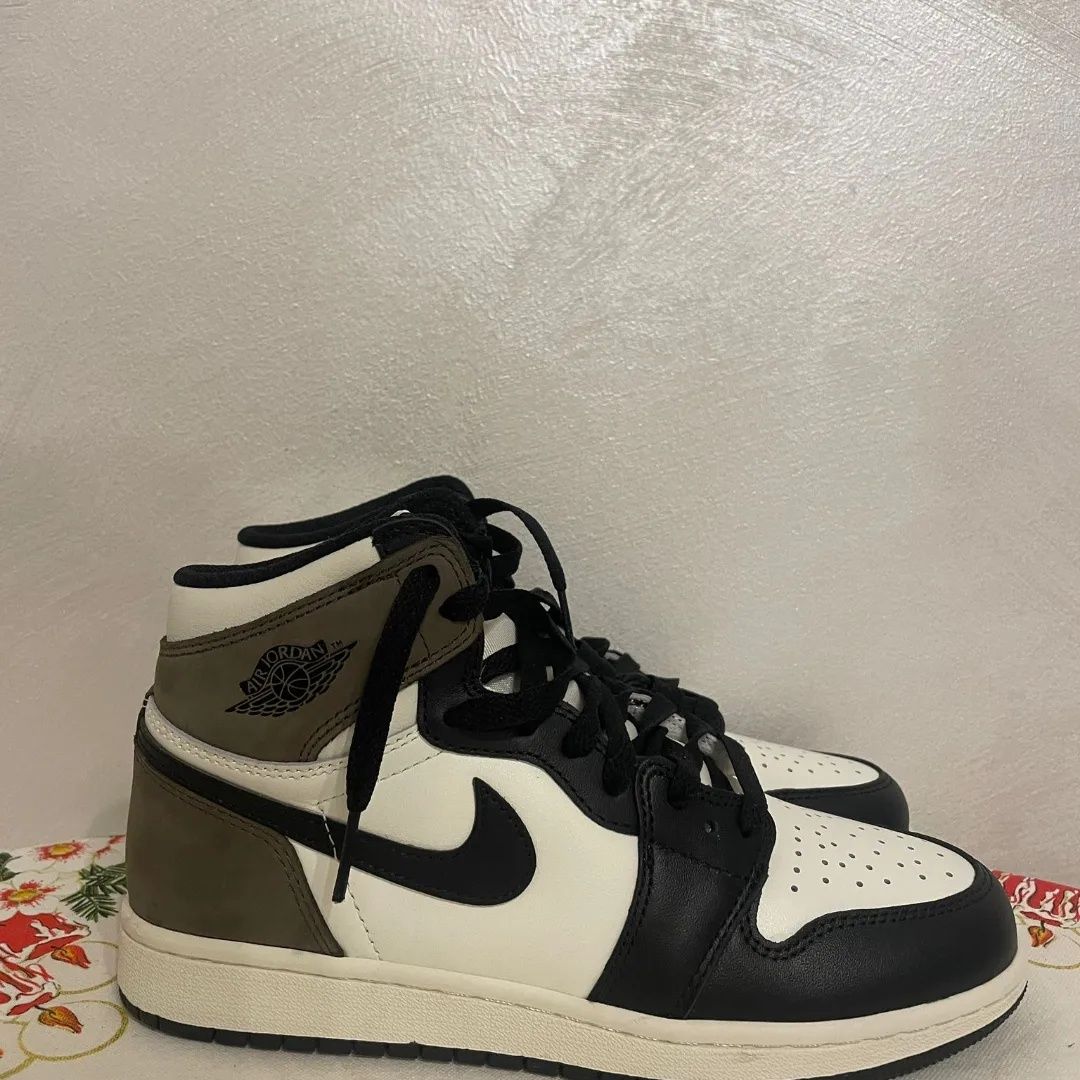 Jordan 1  Dark Mocha