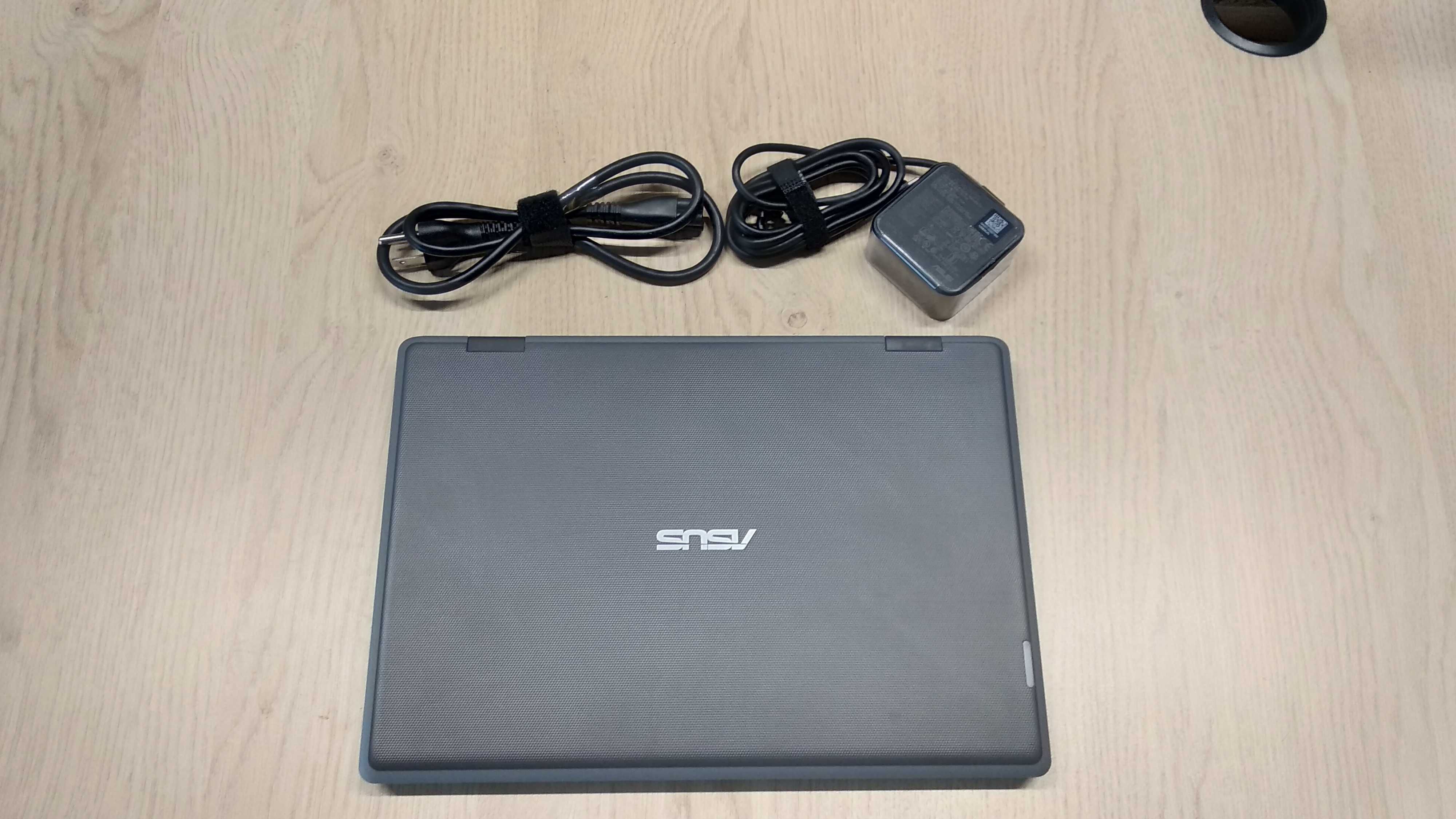 ASUS Notebook / 11.6" 1366x768 16:9 / 128GB EMMC / 4GB DDR4