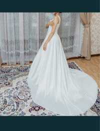 Базовое белое платье на узату