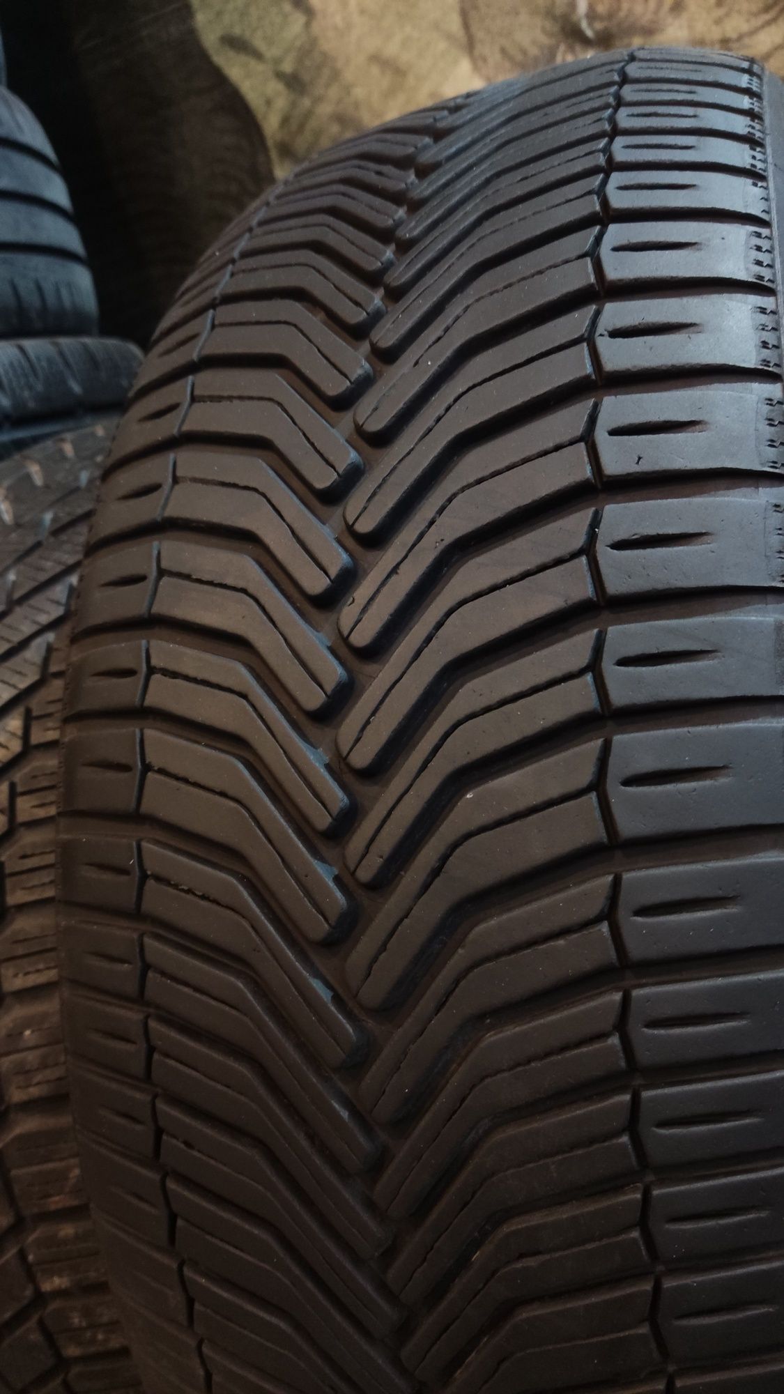 1бр всесезонна гума 235/60/18 Michelin Cross Climate SUV, dot1921
dot1