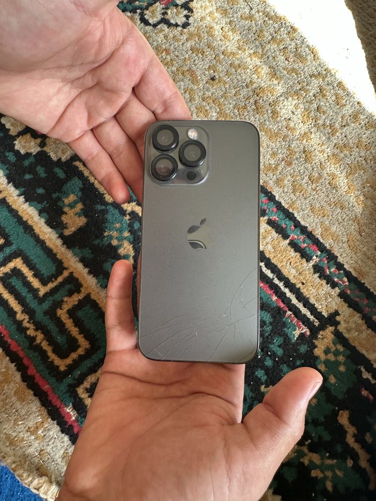 Iphone 13 pro 256 gb  yomkost 100%