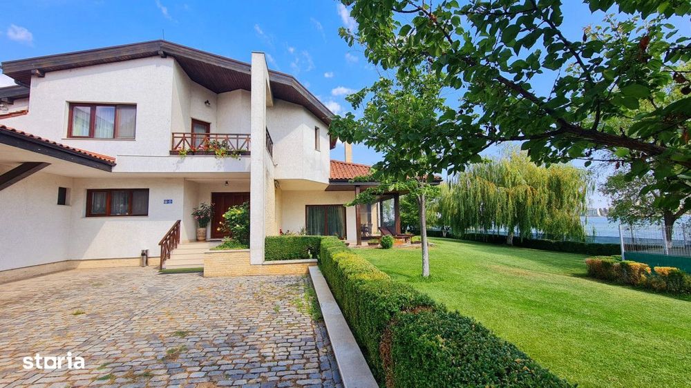 Coltul tau de rai - Vila de lux in Campus pe malul lacului, cu vedere