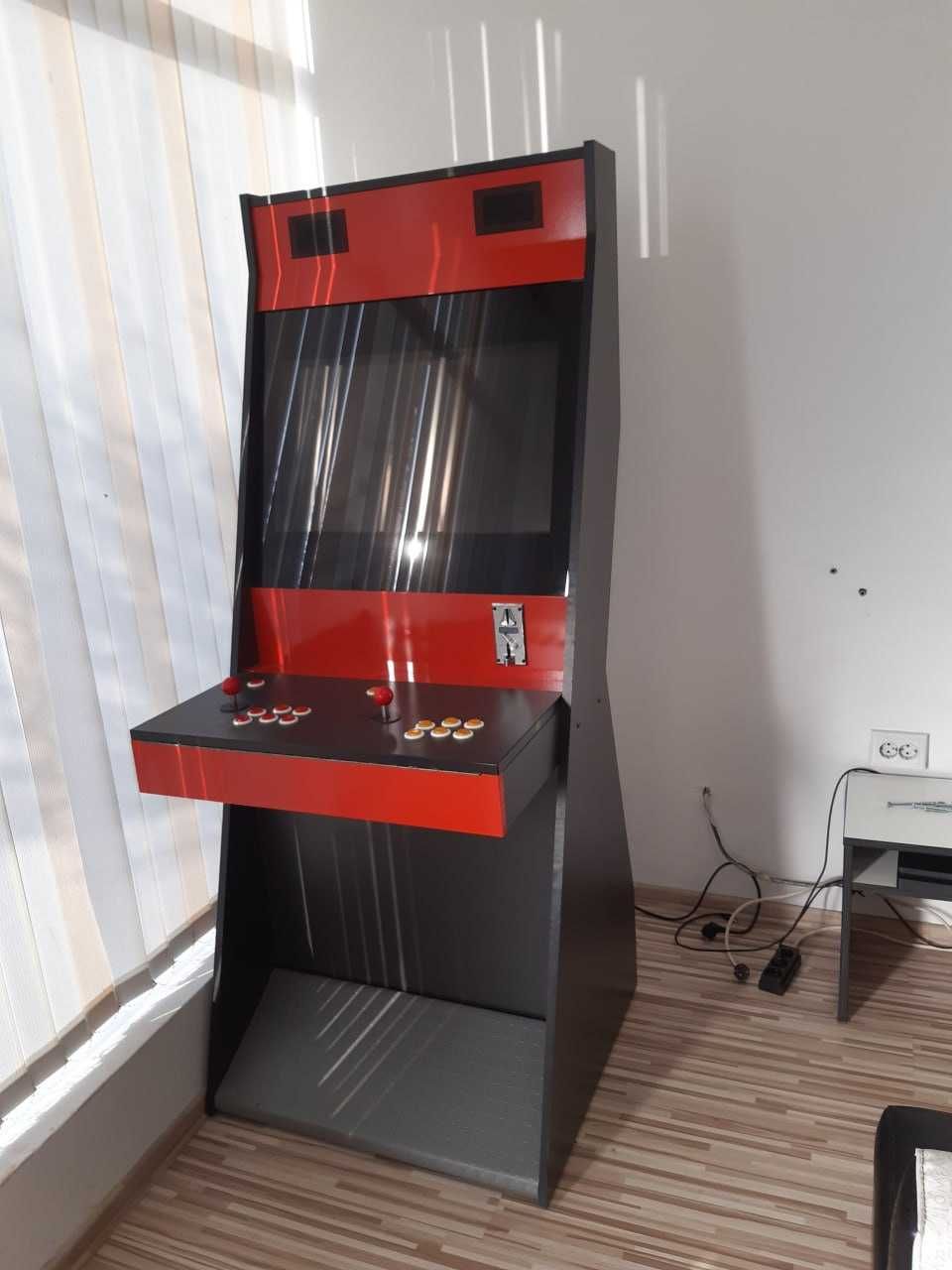 Електронна игра с3500игри работи с жетони и монети
