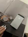 Vând iPhone 5s – Gri (Space Gray) – 16 GB – elegant