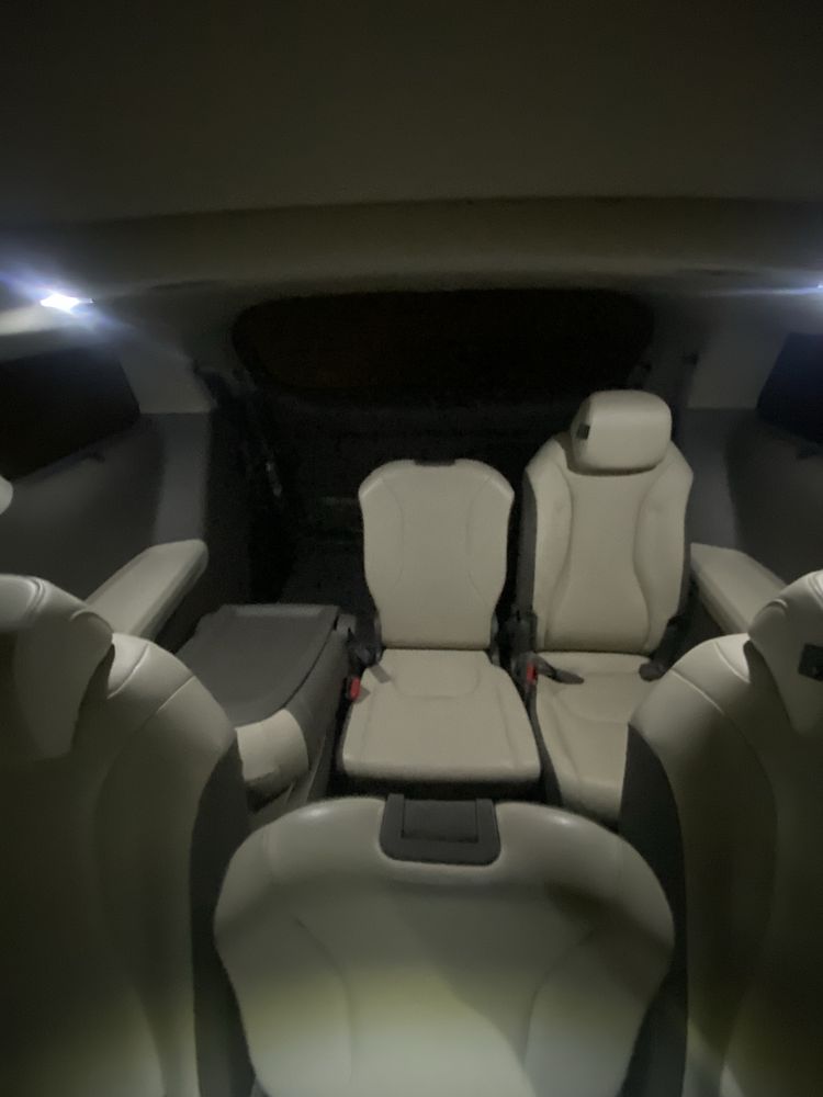 KIA Carnival sotiladi