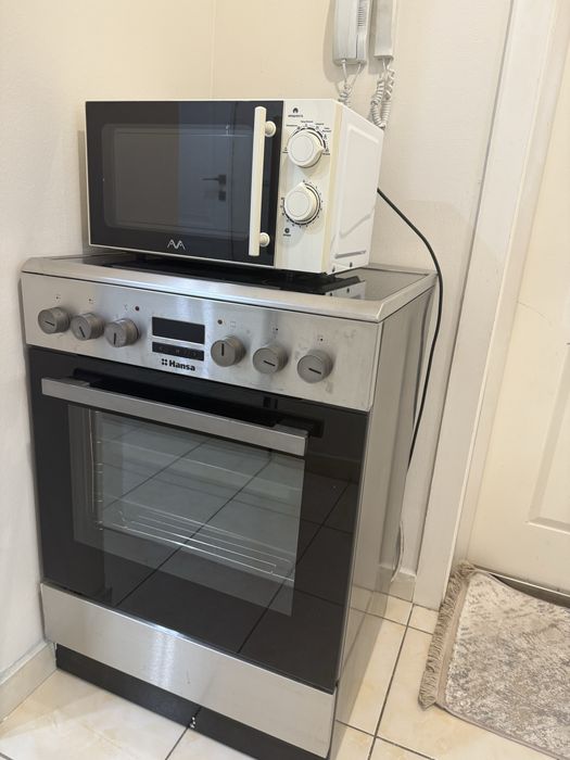 Электрическая плита Hansa+микроволновка