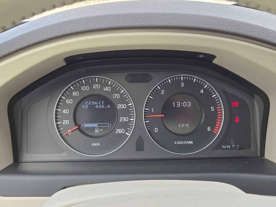 Volvo XC70 2.4 D5 - vând sau schimb cu 4x4 benzină