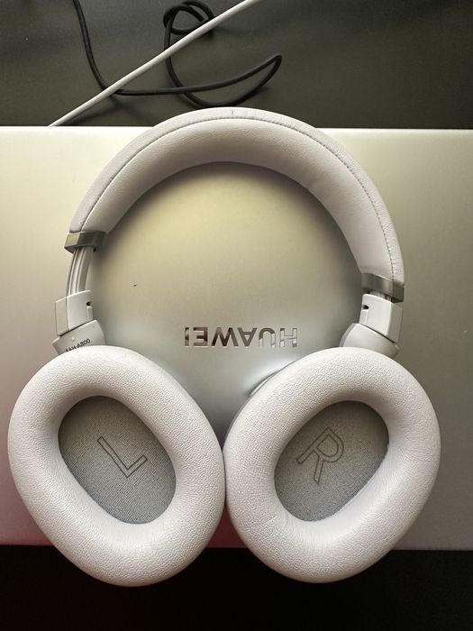 Casti Technics EAH-A800