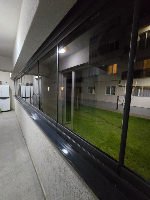 Usi glisante cu sticlă securizată fumurie