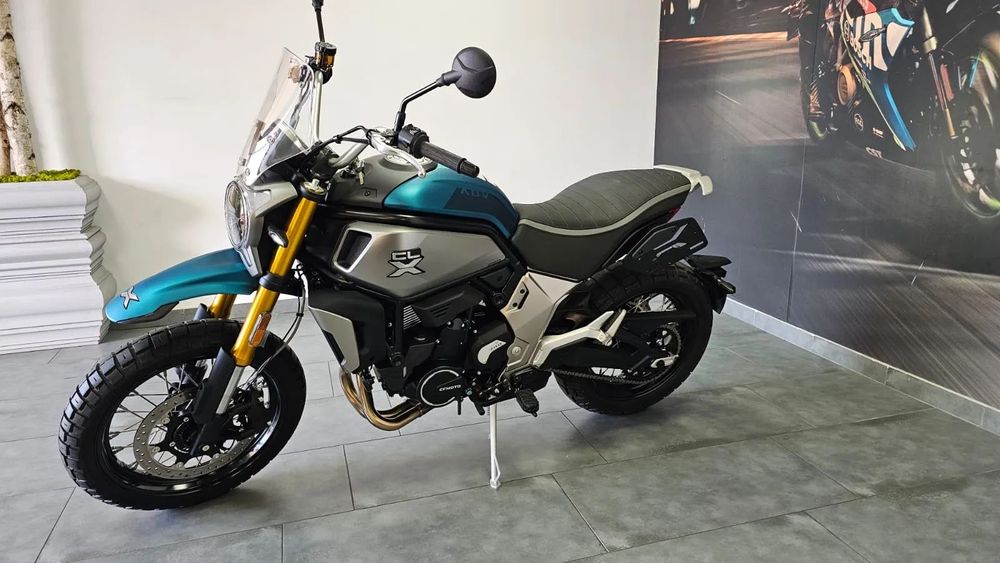 CF Moto 700CL-X Heritage CFMOTO 700CL-X Adventure '25