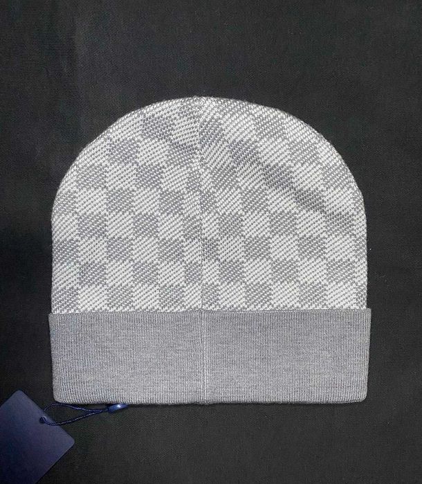 Caciula Louis Vuitton gri