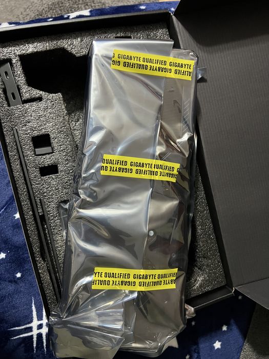 Placa Video Gigabyte RTX 5080 OC noua,sigilata