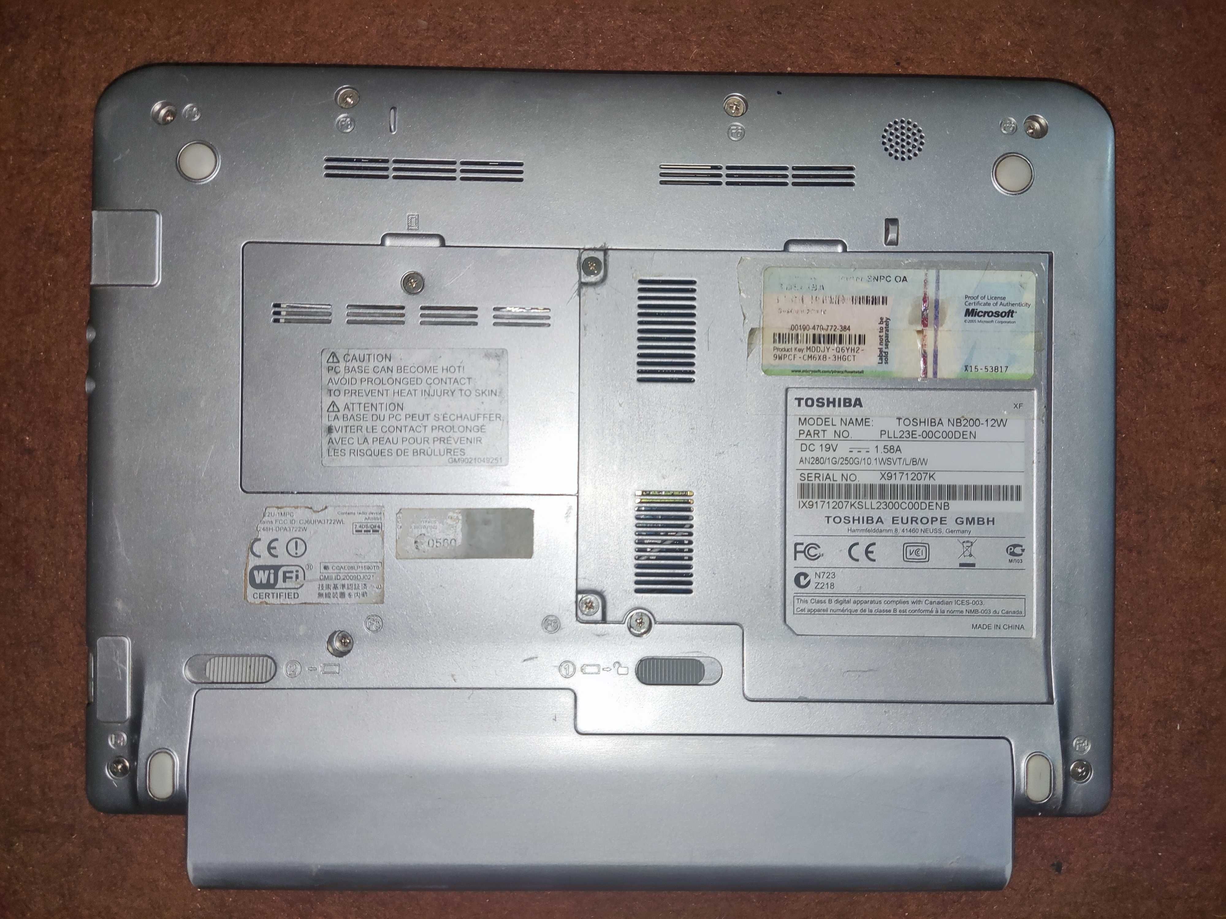 Нетбук Toshiba NB200-12W (SSD 240 Gb, RAM 2 Gb)