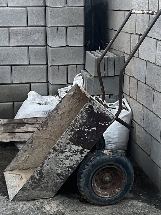 Продам тележку,тачку! В хорошем состояний!