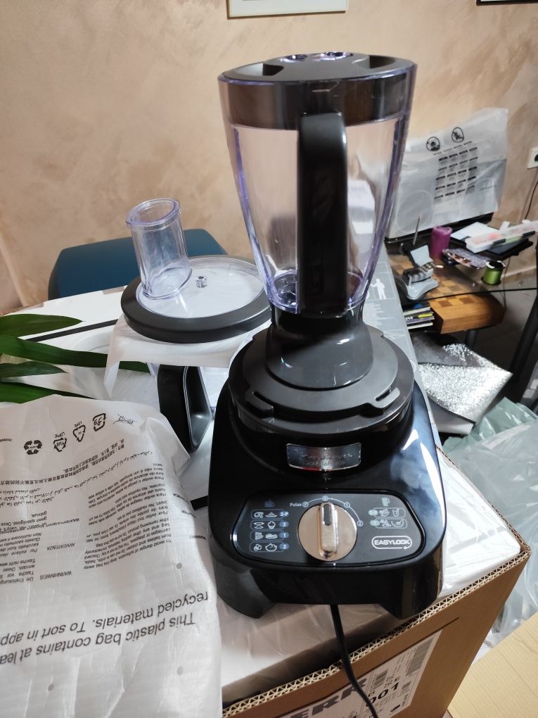Кухненски робот Moulinex Double Force (FP8218) 1000W
340,00 лв. Origin