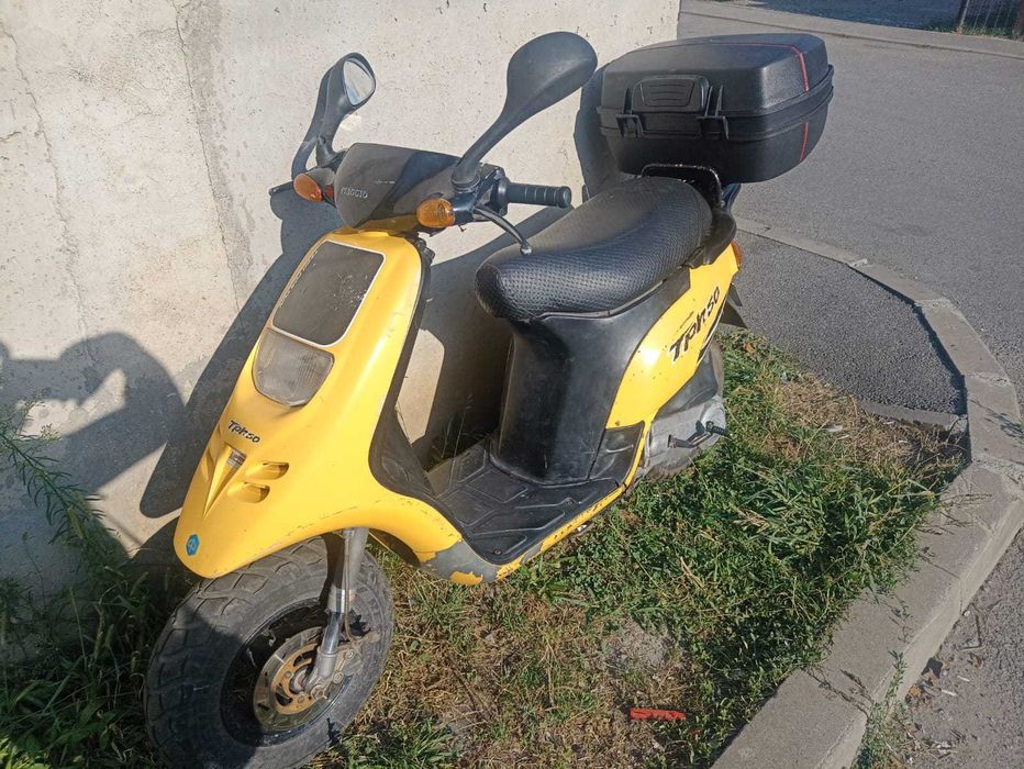 Vând scuter Piaggio taipoon
