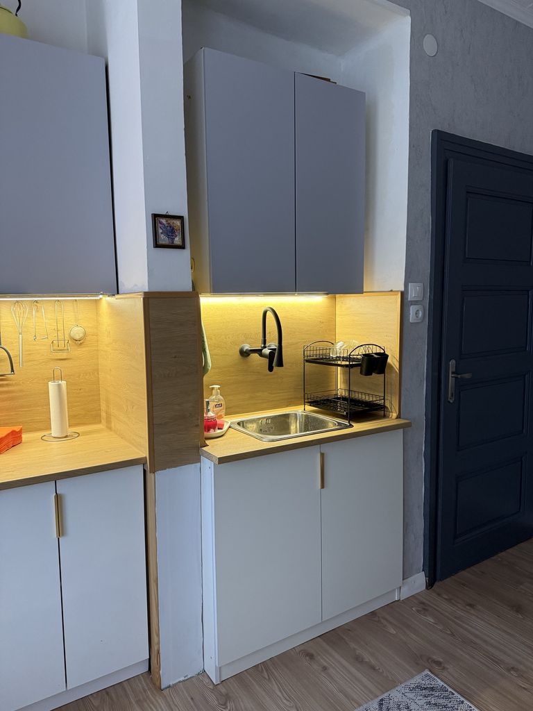 Дава се под наем Тристаен апартамент в София, Център - 86 кв.м за 663 € - Снимка #11