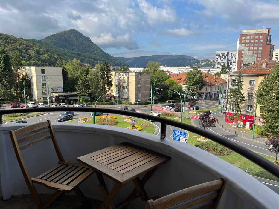 Apartament de inchiriat 3 camere , Centrul civic, langa Afi mall