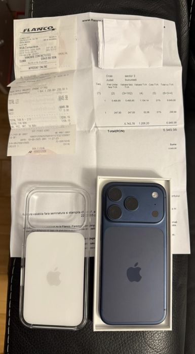 Iphone 17 Pro Deep Blue 256 GB 4  cicluri de incarcare