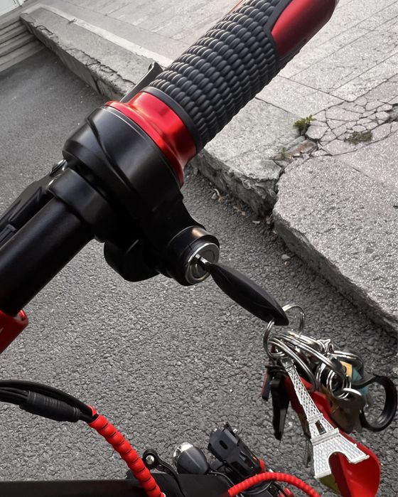 Vand trotineta jrh t16 noua inca in garantie