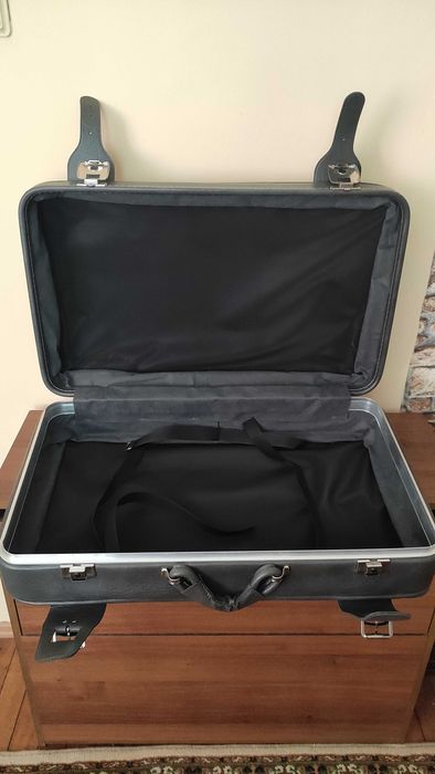 Немски куфар от старото производство-от плат и кожа