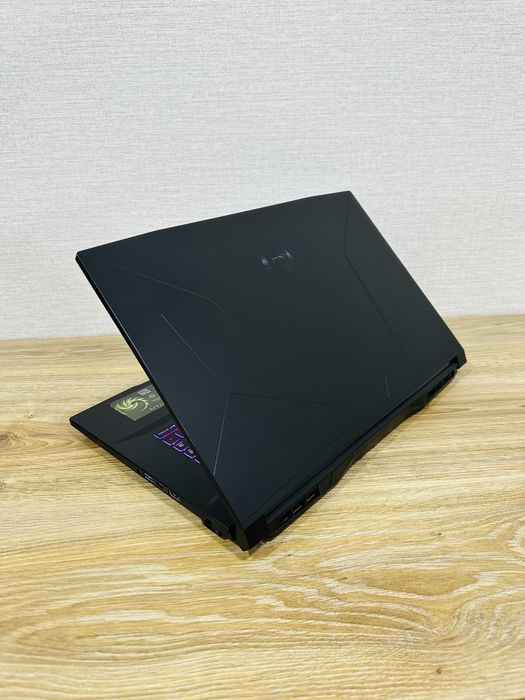 MSI Bravo Ryzen 9+RTX4060-8 ГБ Видеокарта, Большой экран 17,3