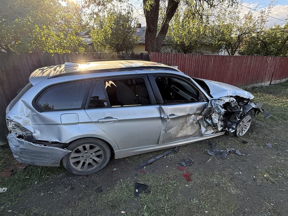 Bmw seria 3 E 91 2011 avariat