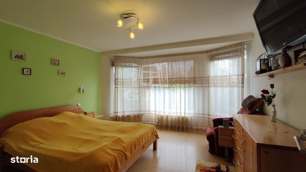 Casa P+1 cu 6 camere, decomandata, suprafata utila 220 mp, Paleu