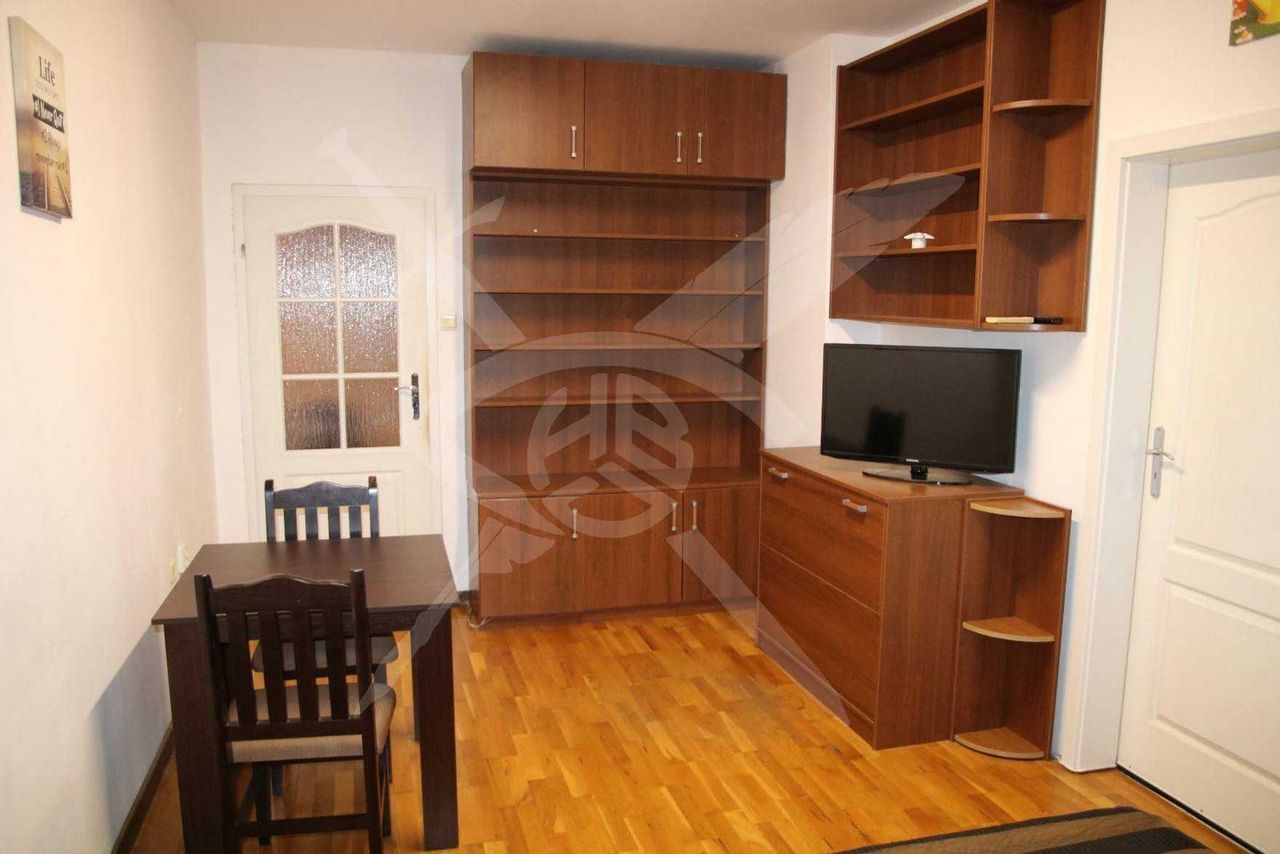 Дава се под наем Тристаен апартамент в Варна, Център - 55 кв.м за 500 € - Снимка #3
