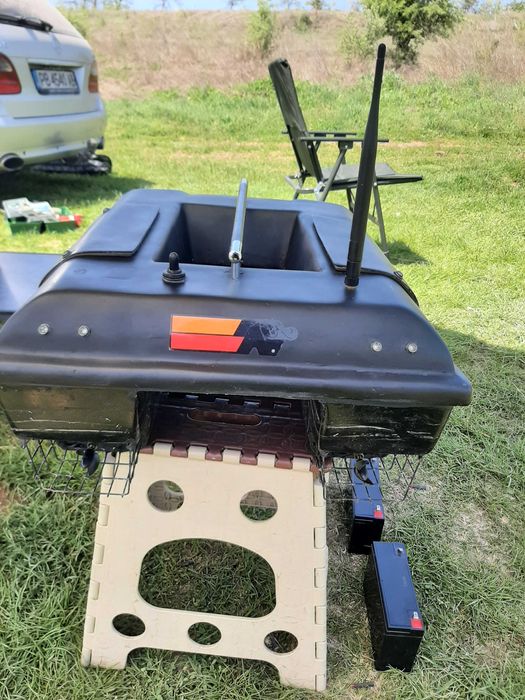 Лодка за захранка