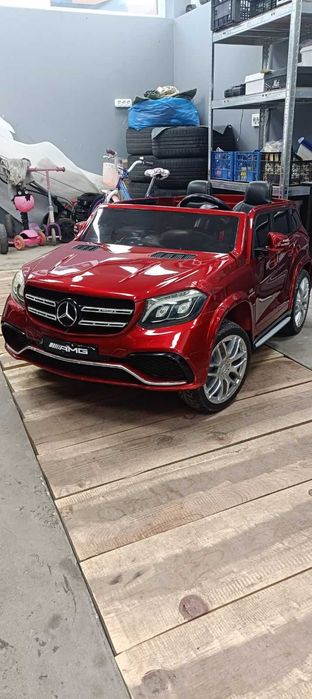 Двуместна електрическа кола