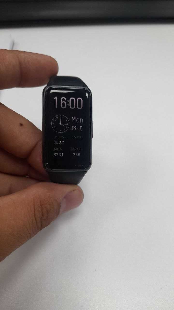 HUAWEI Band 6 (Black) smart-bilaguzugi