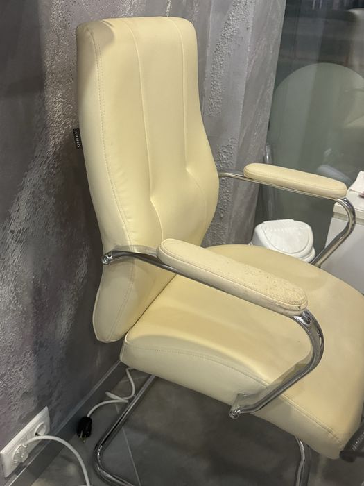 Стол за салон или чакалня