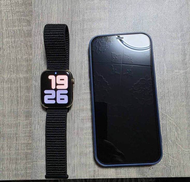 iPhone 12, 128.GB + iWatch 8,  45mm