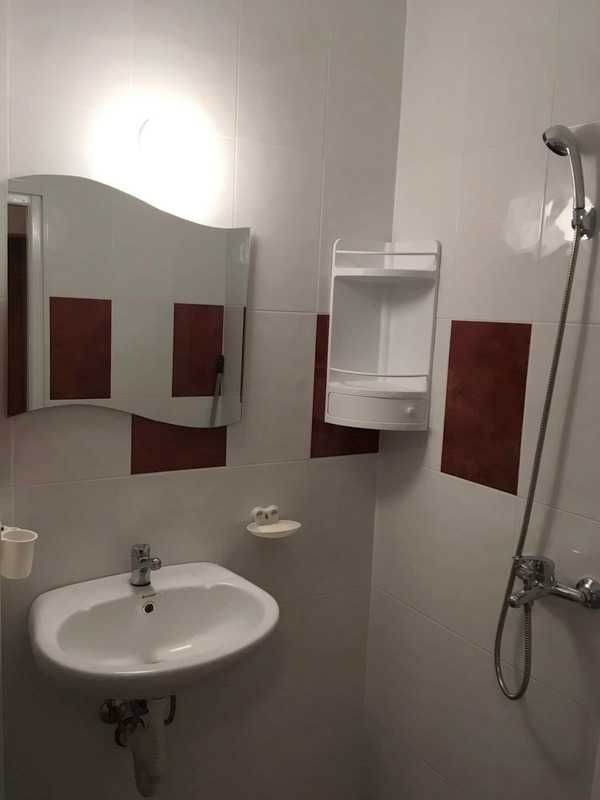 Дава се под наем Двустаен апартамент в Бургас, Изгрев - 47 кв.м за 300 € - Снимка #1