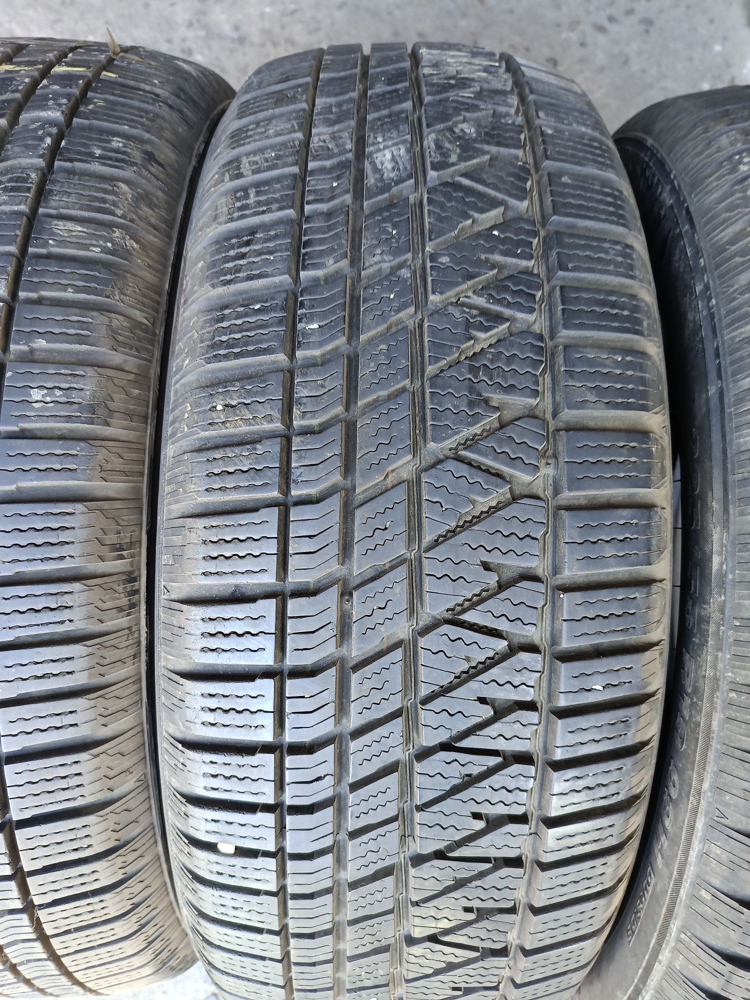 Зимни гуми -19цола -225/55-1бр.-99лв."KUMHO"