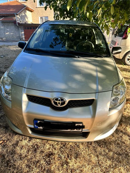 Тойота Аурис 1.4