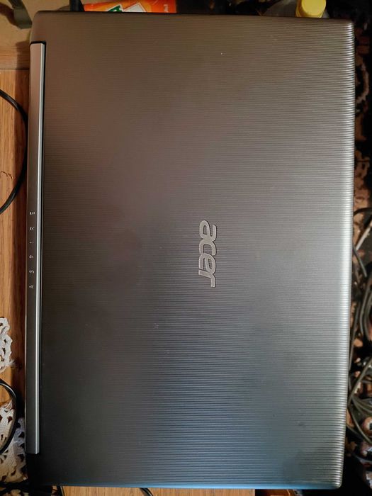 Vand laptopacer aspire 5.i.din 2018.stare foarte bună .ram 8g .1T hard
