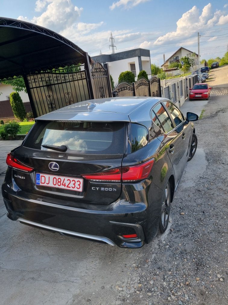 Vand lexus ct200h hybrid anul 2017 luna 11