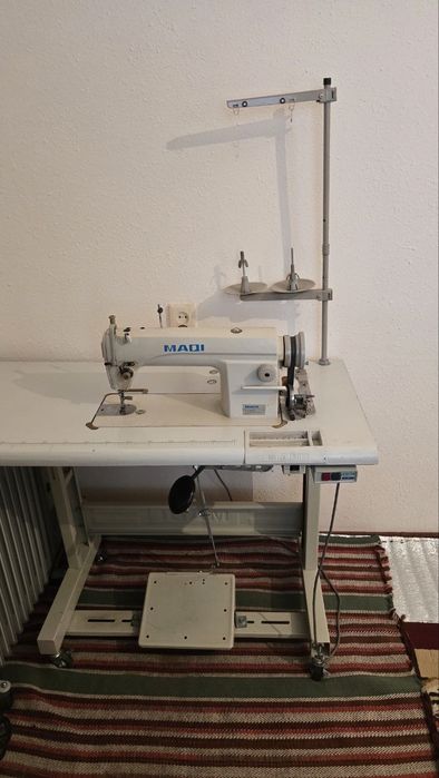 Tikadigan mashinka sotiladi