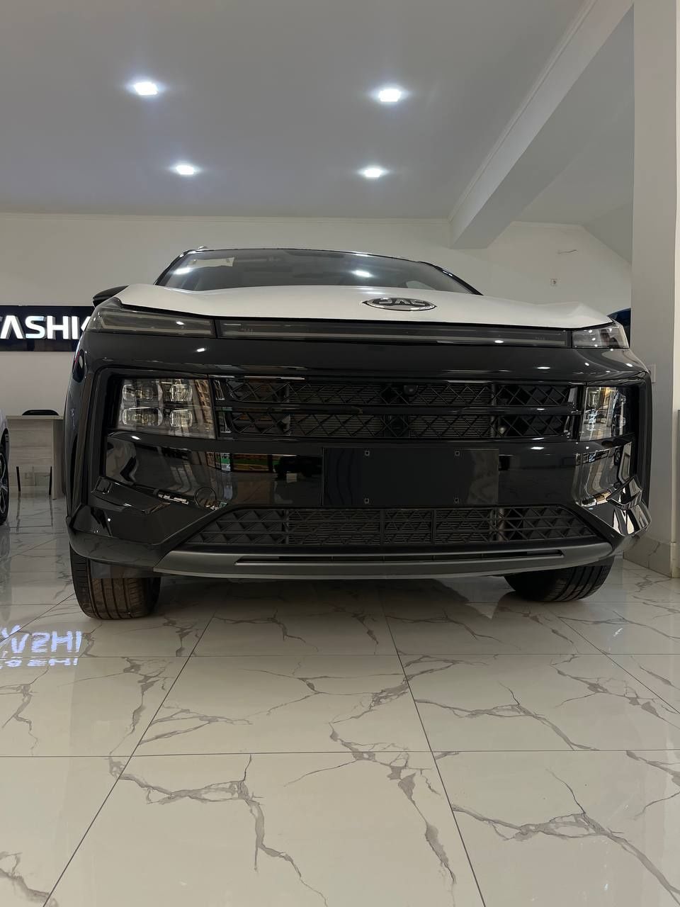 Jac js6  uch yil kafolatiga ega