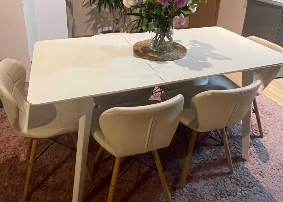 SET masa extensibila cu 6 scaune , super pret